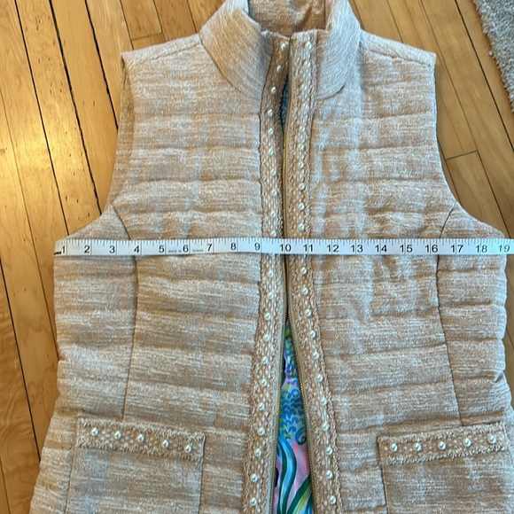 Lilly Pulitzer Noella pearl embellished, textured down filled puffer vest size M - Picture 6 of 7